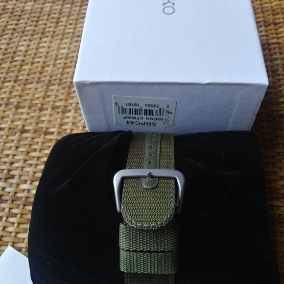 Seiko 5 SNZG09K1 42mm automatic - Picture 4 of 7